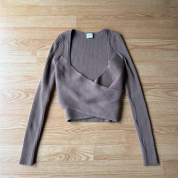 SOLD Abercrombie & Fitch Wrapped Sweater Ribbed Brown Wrap Top - Picture 3 of 5